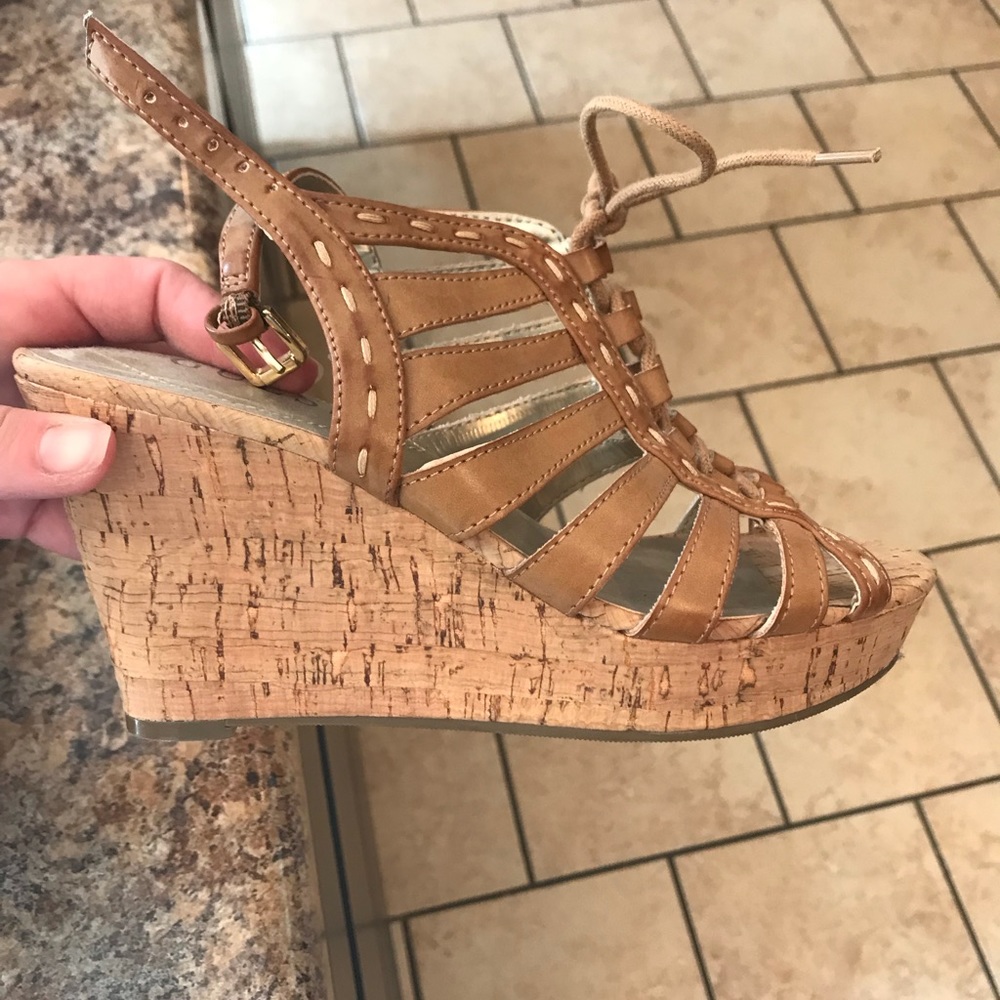 Guess wedges